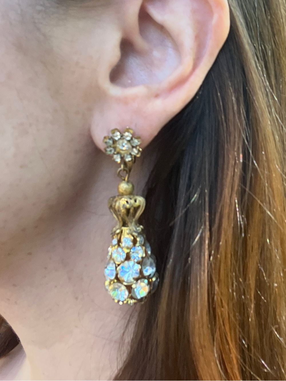 Signed | Miriam Haskell Vintage Drop Gold Rhinestone Screw-Back Earrings - Picture 13 of 13